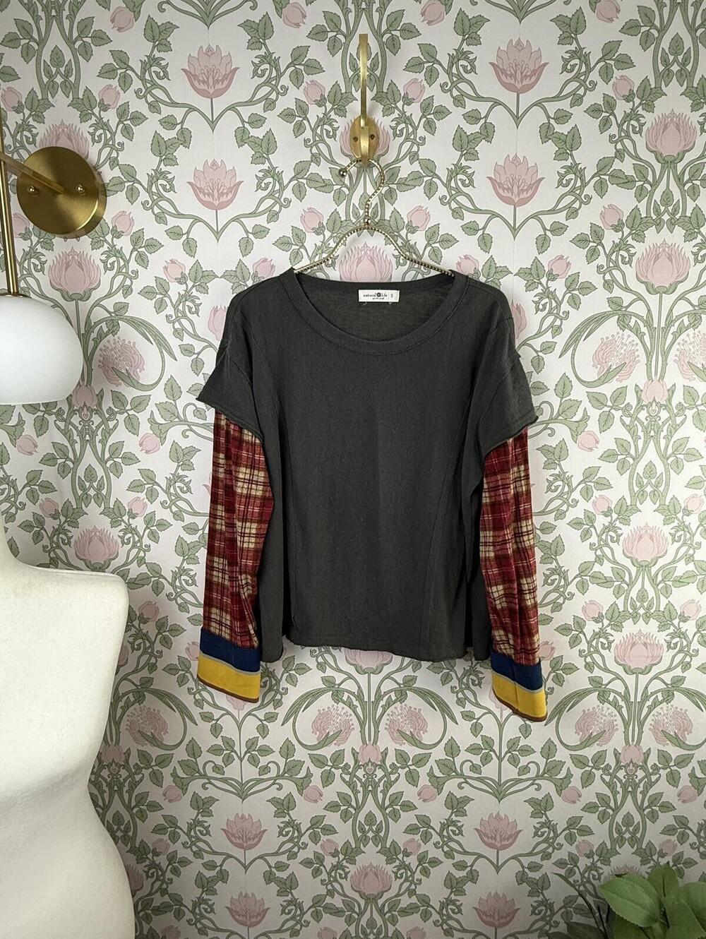 Natural Life Gray & Red and Red Groovy Plaid Long Sleeve T-Shirt - Size - Small - Picture 2 of 7